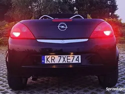 Czarny Używany 2009 Opel Tigra Kabriolet | 12 500 zł (Uczciwa cena)