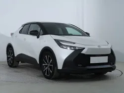 Biały Używany 2023 Toyota C-HR SUV | 127 999 zł (Uczciwa cena)