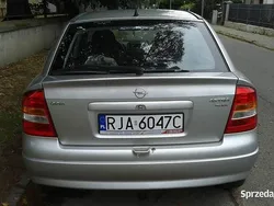 Srebrny Używany 1998 Opel Astra Sedan/Limuzyna | 6500 zł (Dość drogi)