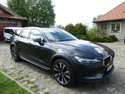 Szary Używany 2022 Volvo V60 CC Ultimate Kombi | 127 900 zł (Drogi)