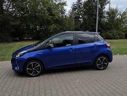 Niebieski Używany 2018 Toyota Yaris Hybrid Sedan/Limuzyna | 49 900 zł (Dość drogi)