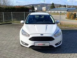Biały Używany 2015 Ford Focus Kombi | 27 000 zł (Uczciwa cena)