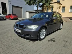 Szary (metalik, perła) Używany 2008 BMW 320 Kombi | 18 528 zł (Dobra cena)
