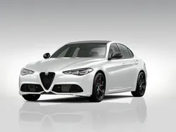 Lakier pastelowy alfa white + czarny dach Nowe 2024 Alfa Romeo Giulia Sedan/Limuzyna | 224 009 zł (Dobra cena)