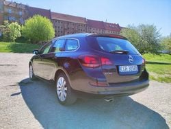 Czarny Używany 2012 Opel Astra Kombi | 22 900 zł (Uczciwa cena)