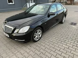 Czarny Używany 2011 Mercedes E200 Sedan/Limuzyna | 43 500 zł (Dobra cena)