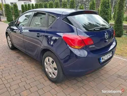 Granatowy Używany 2011 Opel Astra Hatchback | 16 000 zł (Uczciwa cena)