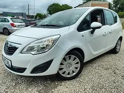 Biały (metalik) Używany 2013 Opel Meriva Minivan | 21 900 zł (Dobra cena)
