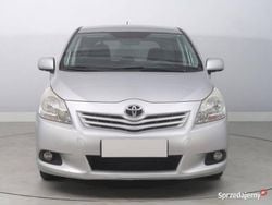 Srebrny Używany 2010 Toyota Verso Minivan | 17 499 zł (Uczciwa cena)