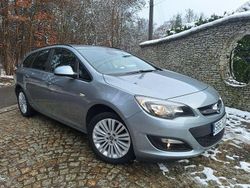 Szary Używany 2014 Opel Astra Edition Kombi | 23 900 zł (Uczciwa cena)