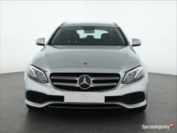 Srebrny Używany 2017 Mercedes E220 Kombi | 70 999 zł (Super Cena)