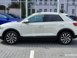 Kremowy (metalik) Używany 2023 VW T-Roc SUV | 105 900 zł (Uczciwa cena)