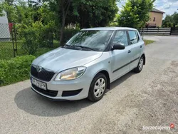 Srebrny Używany 2011 Skoda Fabia Hatchback | 13 900 zł (Uczciwa cena)
