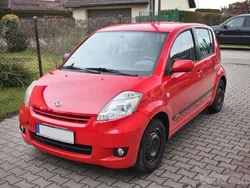 Czerwony Używany 2009 Daihatsu Sirion Hatchback | 9500 zł
