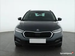 Szary Używany 2020 Skoda Octavia Kombi | 72 999 zł (Uczciwa cena)