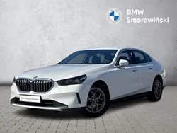 Biel mineralna metalizowany Używany 2024 BMW 520 Comfort Edition Sedan/Limuzyna | 209 900 zł