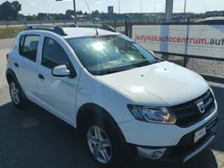 Biały Używany 2014 Dacia Sandero Stepway Hatchback | 24 800 zł (Drogi)