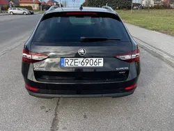 Czarny Używany 2018 Skoda Superb Premium Edition Kombi | 86 950 zł (Dość drogi)