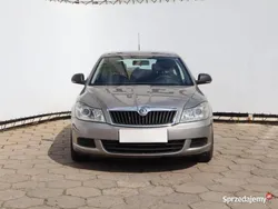 Beżowy Używany 2009 Skoda Octavia Hatchback | 18 999 zł (Uczciwa cena)