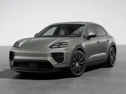 Aventurine green metallic Nowe 2024 Porsche Macan SUV | 458 563 zł (Dobra cena)