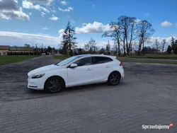 Biały Używany 2012 Volvo V40 Kombi | 38 600 zł (Drogi)