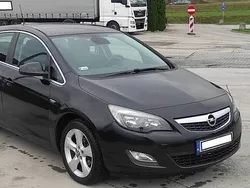 Czarny Używany 2011 Opel Astra Sport Hatchback | 26 900 zł (Uczciwa cena)