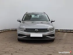 Srebrny Używany 2021 VW Passat Kombi | 69 999 zł (Dobra cena)