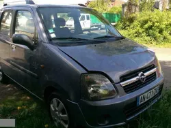 Srebrny (metalik) Używany 2006 Opel Agila Hatchback | 5900 zł