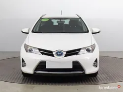 Biały Używany 2014 Toyota Auris Hybrid Kombi | 47 999 zł (Dobra cena)