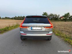 Srebrny Używany 2018 Volvo XC60 SUV | 92 000 zł (Dość drogi)