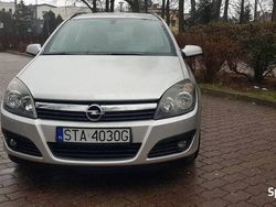Srebrny Używany 2005 Opel Astra Kombi | 11 400 zł (Dość drogi)