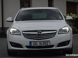 Biały Używany 2014 Opel Insignia Kombi | 31 900 zł (Dobra cena)