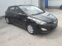 Czarny Używany 2015 Hyundai i30 Hatchback | 23 900 zł (Dobra cena)