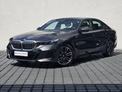 Szary sophisto z brylantowym połyskiem metalizowany Używany 2024 BMW 520 Comfort Edition Sedan/Limuzyna | 255 500 zł (Uczciwa cena)
