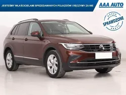 Czerwony Używany 2021 VW Tiguan SUV | 97 999 zł (Uczciwa cena)