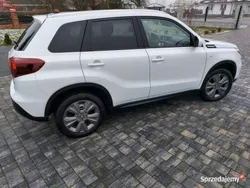 Biały Używany 2021 Suzuki Vitara SUV | 71 900 zł (Uczciwa cena)