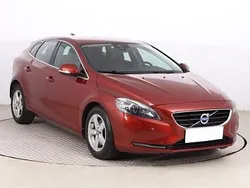 Czerwony Używany 2014 Volvo V40 Kombi | 40 999 zł (Uczciwa cena)