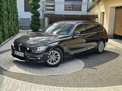 Czarny Używany 2013 BMW 318 Kombi | 45 900 zł (Dość drogi)