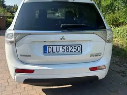 Biały Używany 2015 Mitsubishi Outlander P-HEV SUV | 48 999 zł (Dobra cena)