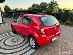 Czerwony Używany 2009 Dacia Sandero Hatchback | 8500 zł (Uczciwa cena)