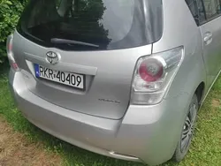 Srebrny Używany 2010 Toyota Verso Minivan | 12 500 zł (Dobra cena)