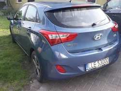 Niebieski Używany 2016 Hyundai i30 Hatchback | 32 800 zł (Uczciwa cena)