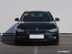 Niebieski Używany 2016 BMW 320 Kombi | 62 999 zł (Super Cena)