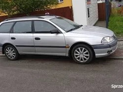 Używany 2001 Toyota Avensis | 6900 zł