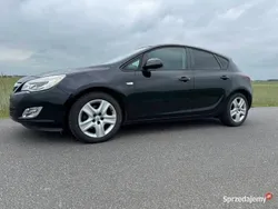 Czarny Używany 2010 Opel Astra Hatchback | 21 500 zł (Uczciwa cena)