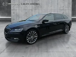 Czarny (metalik) Używany 2018 Skoda Superb Kombi | 99 900 zł (Dość drogi)