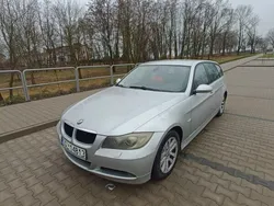 Srebrny (metalik) Używany 2006 BMW 320 Kombi | 13 990 zł (Uczciwa cena)