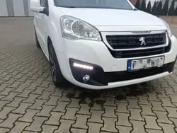Biały Używany 2017 Peugeot Partner Minivan | 37 500 zł (Dość drogi)