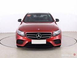 Czerwony Używany 2016 Mercedes E220 Sedan/Limuzyna | 96 999 zł (Uczciwa cena)