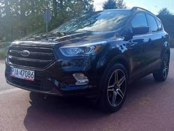 Czarny Używany 2019 Ford Escape SUV | 59 999 zł (Uczciwa cena)